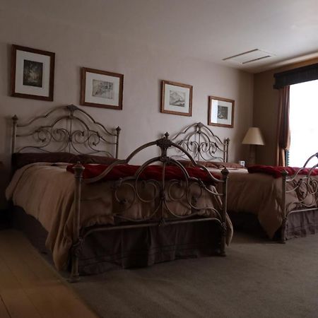 The Inn In Westport Екстер'єр фото